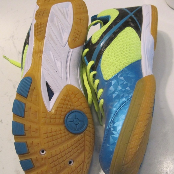 Women’s lightweight non-marking pickleball shoes - court shoes - size 8 - Picture 4 of 5